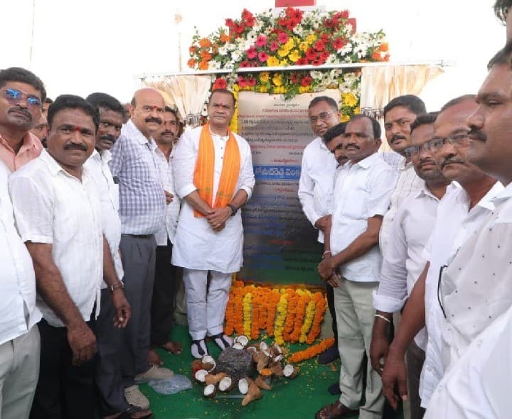 నల్లగొండలో రూ.107 కోట్ల డబుల్ రోడ్డు పనులకు శంకుస్థాపన - Udayam