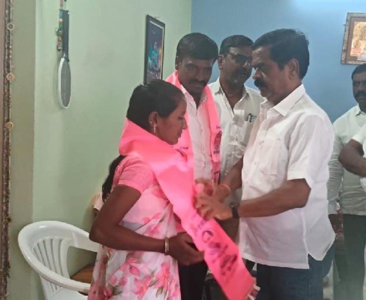 BRS పార్టీలో చేరిన కల్వాల్ ఉప సర్పంచ్ - Udayam