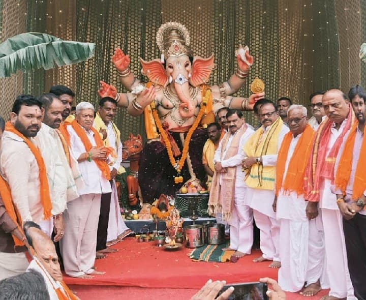 విఘ్నేశ్వరుని తొలి పూజలో పట్నం మహేందర్ రెడ్డి - Udayam