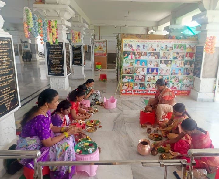 జగిత్యాల శ్రీసూర్య ధన్వంతరి దేవాలయంలో ఘనంగా పూజలు - Udayam