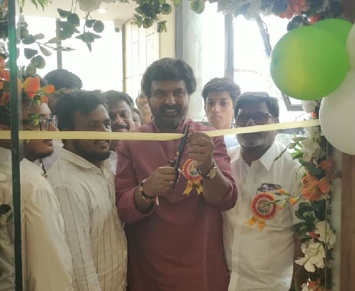గల్ఫ్ బైట్స్ ప్రారంభోత్సవానికి హాజరైన సంజీవ్ ముదిరాజ్ - Udayam