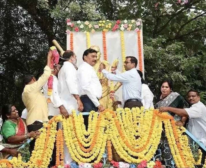 ఐలమ్మ పోరాట స్ఫూర్తి స్ఫూర్తిదాయకం: జిల్లా కలెక్టర్ - Udayam
