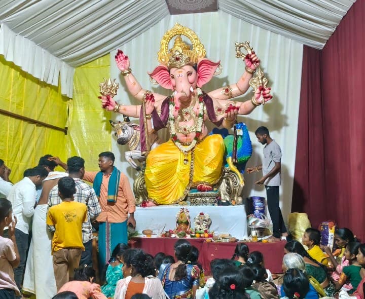 ధర్పల్లి మండలం లో లిటిల్ కింగ్ యూత్ ఆధ్వర్యంలో ఘనంగా వినాయక చవితి - Udayam