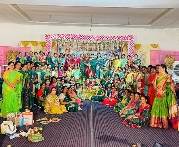 రెడ్డి జన సంక్షేమ సంఘం ఆధ్వర్యంలో ఘనంగా కుంకుమ పూజ - Udayam