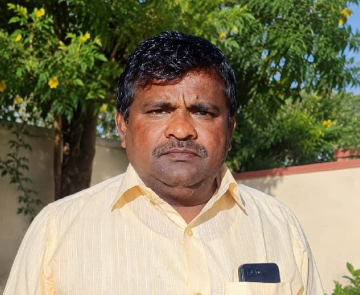 గుండెపోటుతో పోస్టుమాన్ మృతి - Udayam