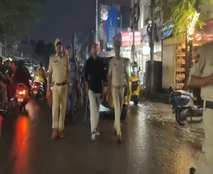 శాంతిభద్రతల పరిరక్షణకై ఫ్లాగ్ మార్చ్ - Udayam