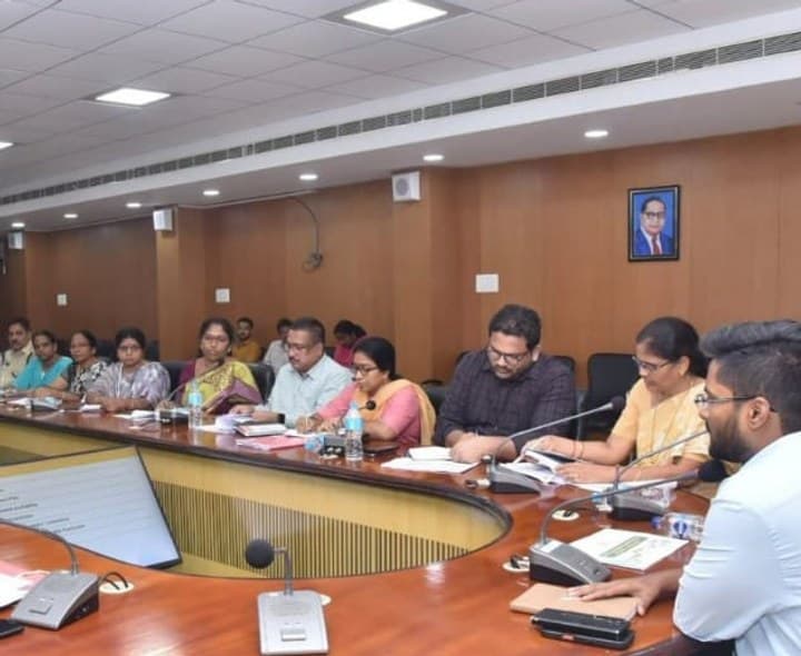 కొనుగోలు ప్రక్రియ వేగవతం చేయాలి - Udayam
