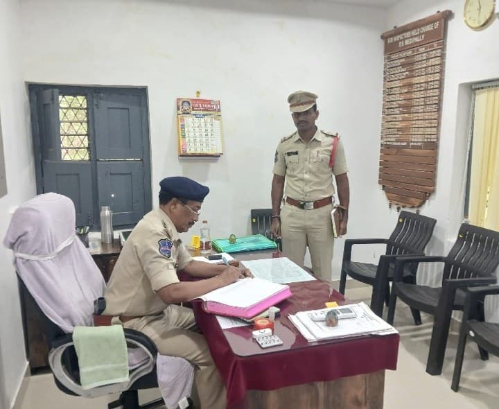 మేడిపల్లి పోలీస్ స్టేషన్ను తనిఖీ చేసిన డీఎస్పీ - Udayam