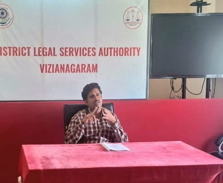 పారా లీగల్ వాలంటీర్లకు సామాజిక హక్కులపై శిక్షణ - Udayam