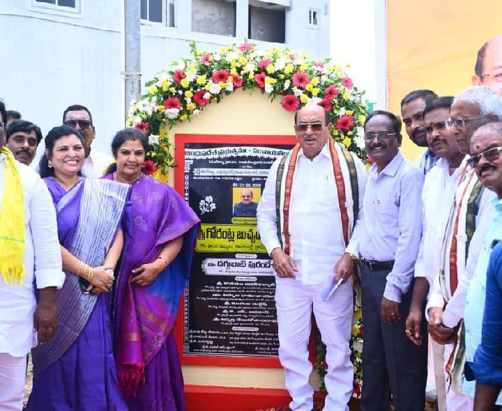 రాజమండ్రి రూరల్లో రూ 1.30 కోట్లతో రోడ్లకు శంకుస్థాపన - Udayam