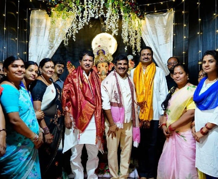 గణేష్ మండపాల వద్ద ఎమ్మెల్యే ప్రత్యేక పూజలు - Udayam