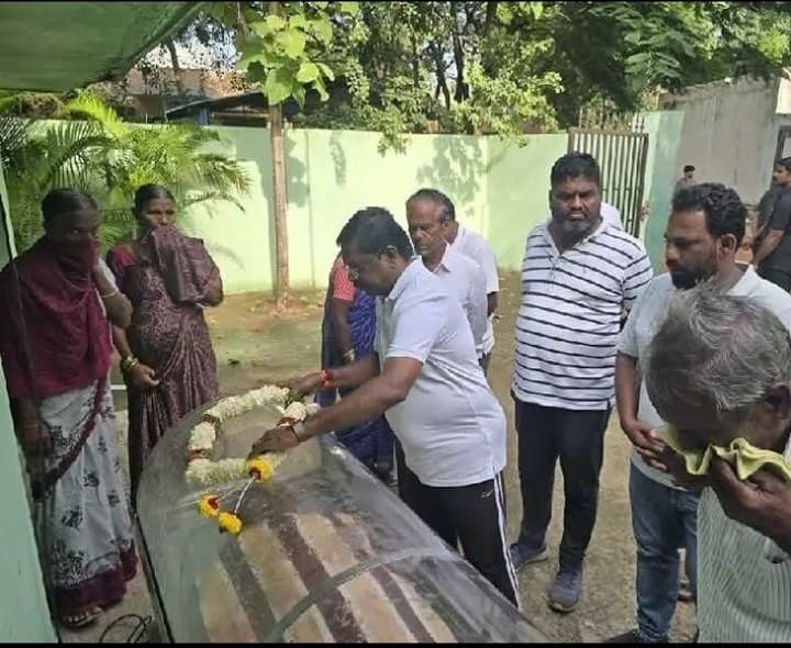 ఉపాధ్యాయురాలి మృతదేహానికి MLA నివాళి - Udayam