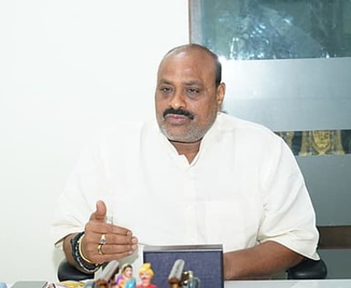 ప్రజాస్వామ్యం గురించి మాట్లాడే హక్కు వైసీపీ కి లేదు