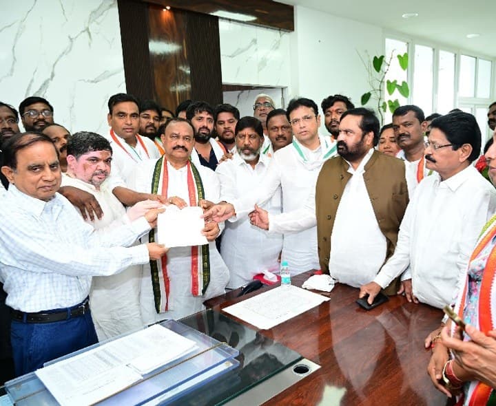 సీఈవోకు వినతిపత్రం - Udayam