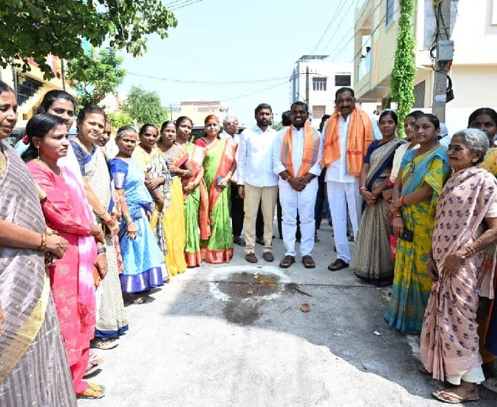 కరీంనగర్ అభివృద్ధికి పెద్దపీట: మేయర్ కొలగాని శ్రీనివాస్ - Udayam