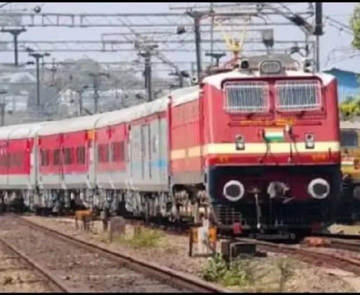 శ్రీకాకుళం జిల్లాలో ఆగనున్న ప్రత్యేక రైలు - Udayam