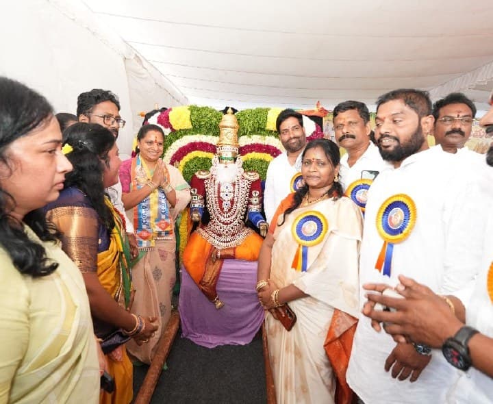 విశ్వకర్మలకు అండగా తెలంగాణ రక్షణ సేన - Udayam