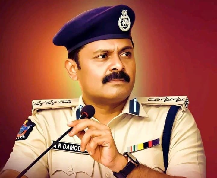 వ్యక్తిగత వాహనాలపై అనధికార బోర్డులపై ప్రత్యేక డ్రైవ్ - Udayam