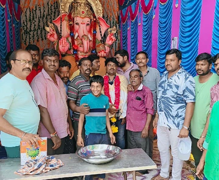 మత సామరస్యానికి ప్రతీకగా గణేష్ లడ్డూ వేలం - Udayam