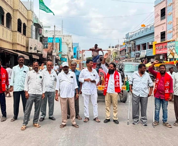 రిపోర్టర్పై దాడి.. సీఐ సస్పెన్షన్కు APUWJ బేతంచర్ల డిమాండ్ - Udayam
