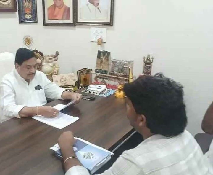 RWS అదికారులతో ఎమ్మెల్యే సమావేశం - Udayam