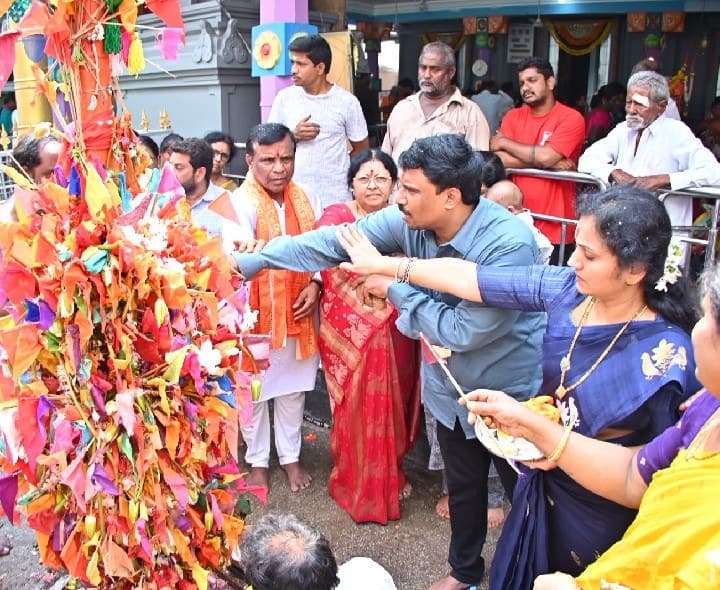 జెండా గుడిని దర్శించుకున్న అర్బన్ ఎమ్మెల్యే - Udayam