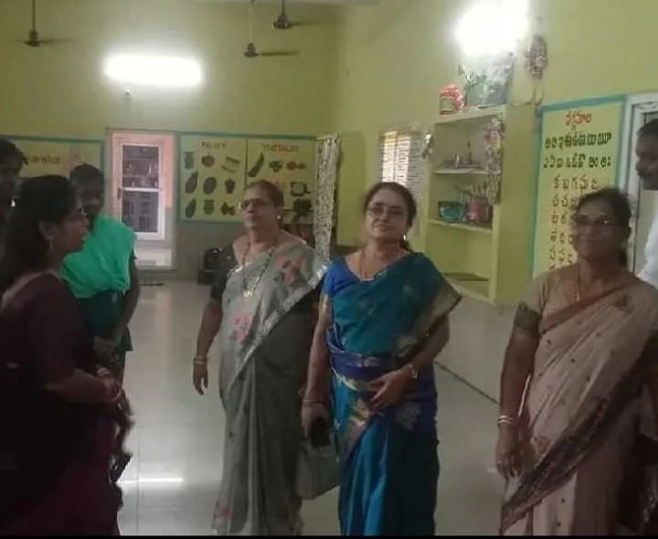 చిన్నారుల ఆరోగ్యంపై జాగ్రత్తలు తీసుకోవాలి - Udayam