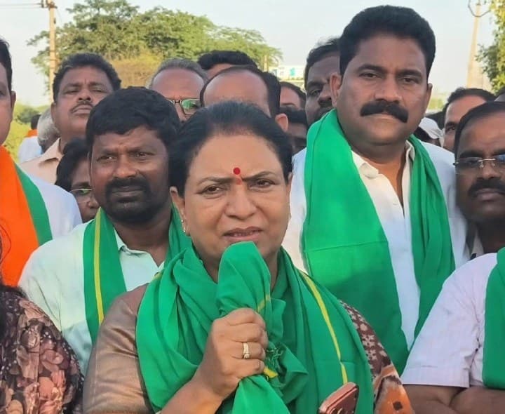డిండి ప్రాజెక్టును నిలిపివేయాలి: డీకే అరుణ - Udayam