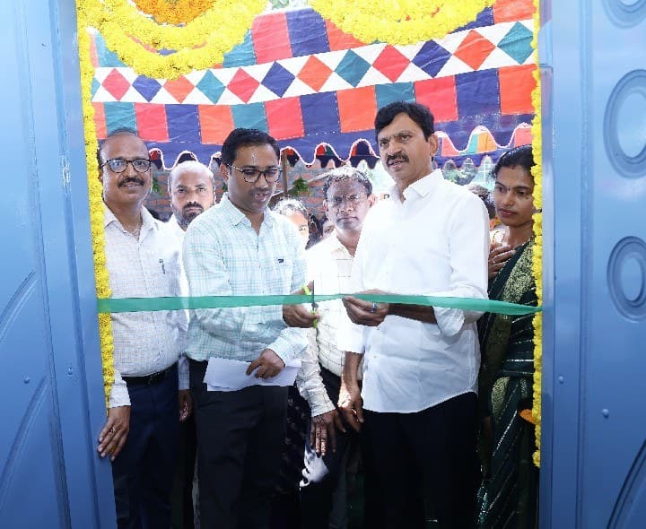 విద్యుత్ కార్యాలయ భవనాలు ప్రారంభం - Udayam