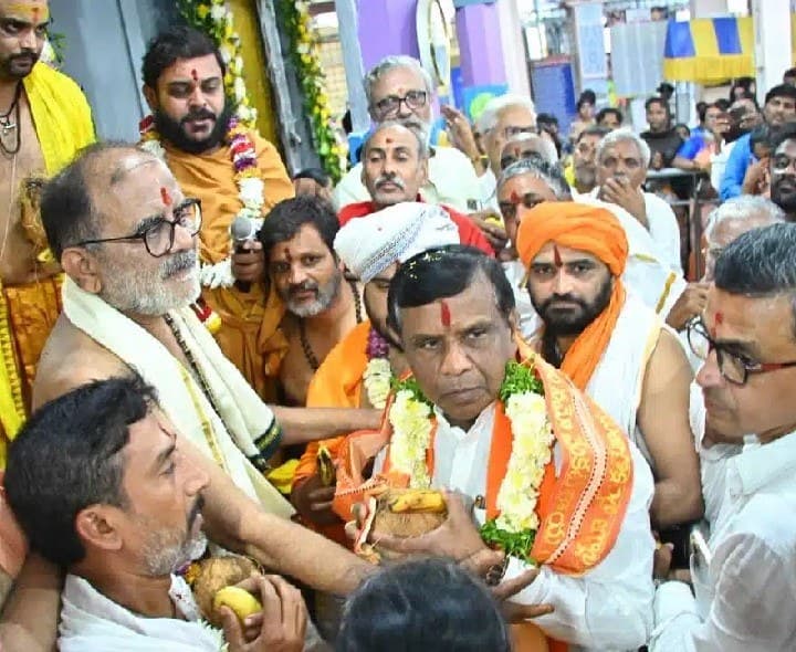 భక్తిశ్రద్ధలతో జెండాకు పూజలు జాతర - Udayam