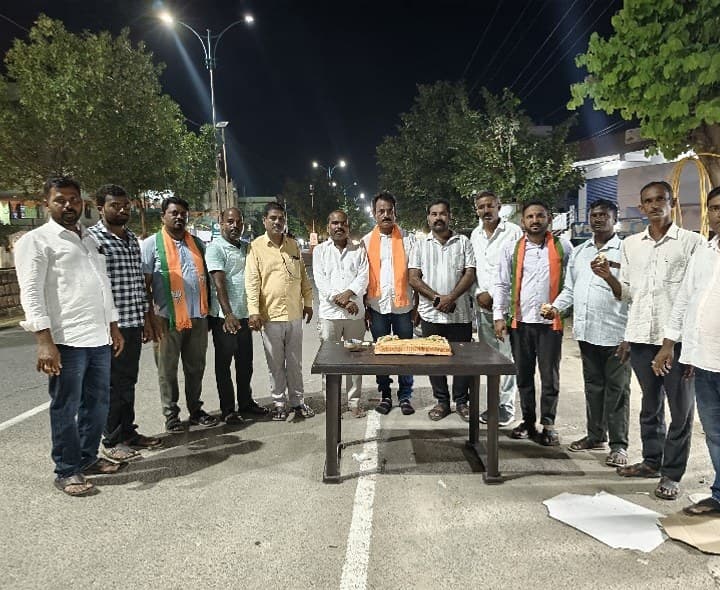 మోదీ జన్మదినం సందర్భంగా తంగళ్లపల్లి రామాలయంలో ఆశీస్సుల దీపం - Udayam