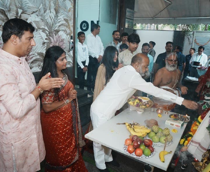 ముంబైలో తెలుగు భవన్ ఏర్పాటుకు కృషి - Udayam
