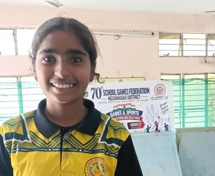 రాష్ట్ర స్థాయి రెజ్లింగ్ పోటీలకు హైస్కూల్ విద్యార్థులు - Udayam