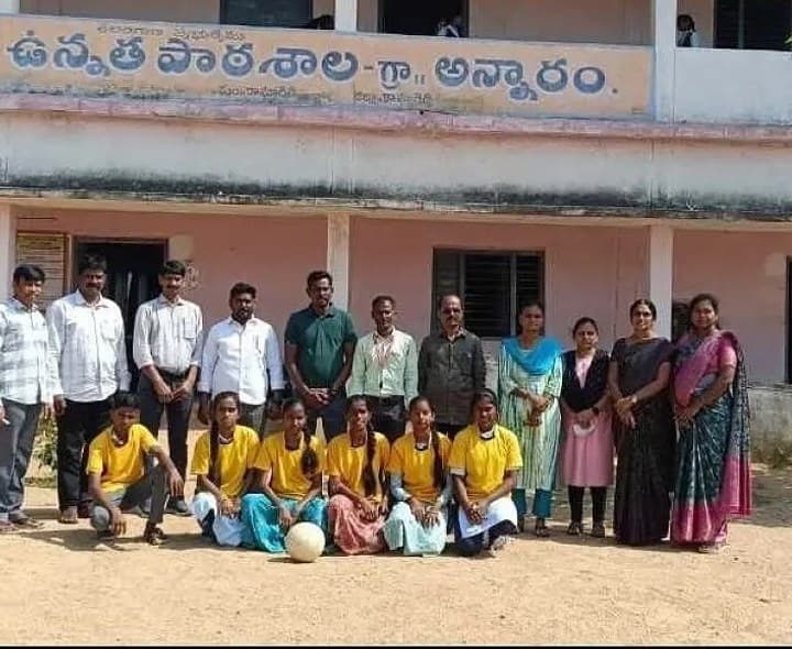రాష్ట్రస్థాయి పోటీలకు విద్యార్థులు ఎంపిక - Udayam