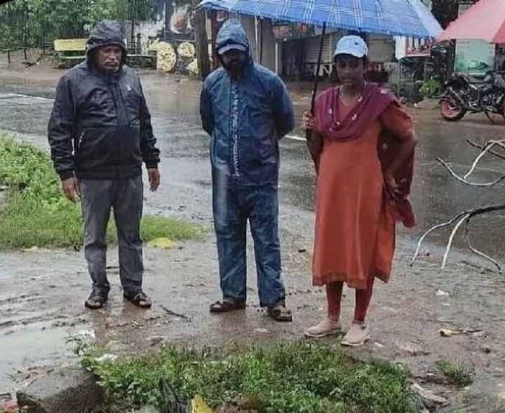 లోతట్టు ప్రాంతాల్లో నీరు నిల్వ లేకుండా చూడాలి - Udayam