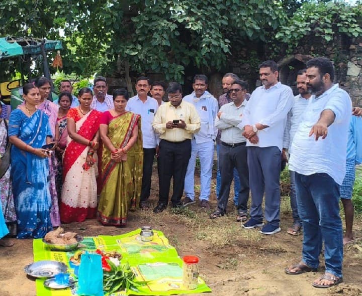 మహిళలు అభివృద్ధి సాధించాలి - Udayam