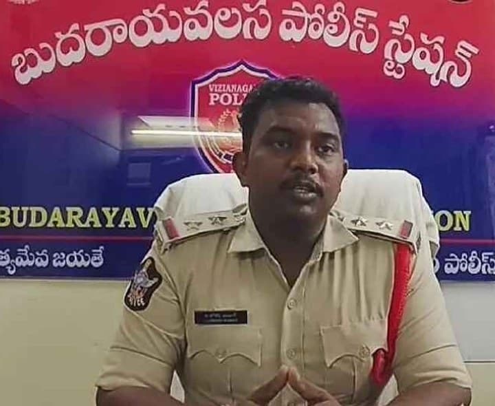 అనుమతులు లేకుండా ర్యాలీలు,నిరసనలు చేయరాదు - ఎస్ఐ