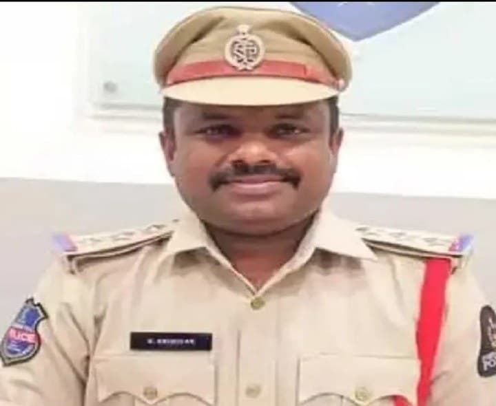 మేడిపల్లి డీఐగా శ్రీనివాస్ బాధ్యతలు - Udayam