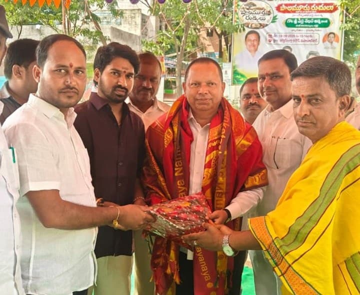 పాలమూరు రుచులు హోటల్ ప్రారంభం చేసిన మాజీ ఎమ్మెల్యే - Udayam
