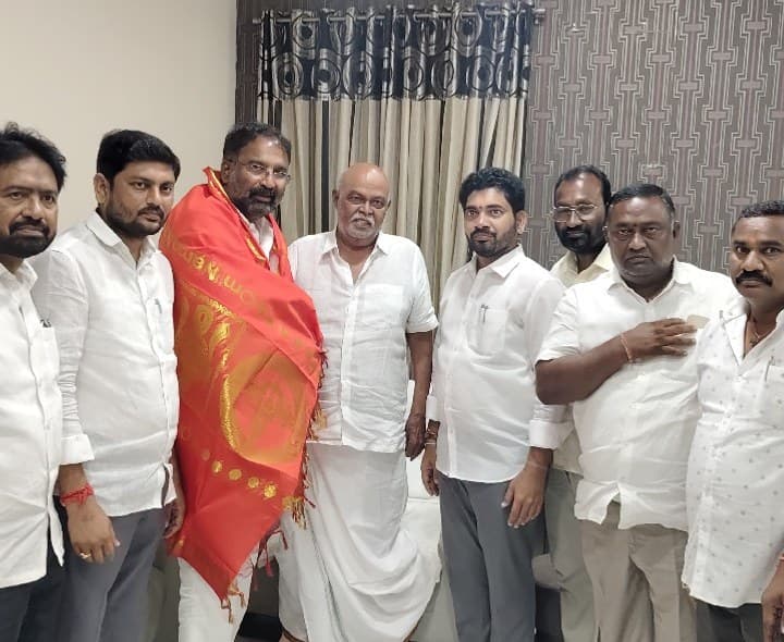 ఎమ్మెల్యే నివాసానికి వచ్చిన మంత్రి శ్రీహరి - Udayam