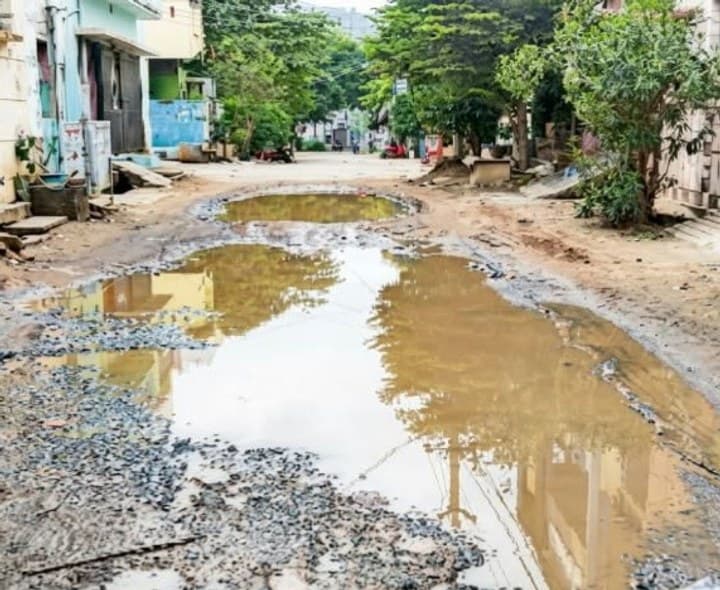 గోతులమయమైన కొండవెలగాడ రహదారి - Udayam