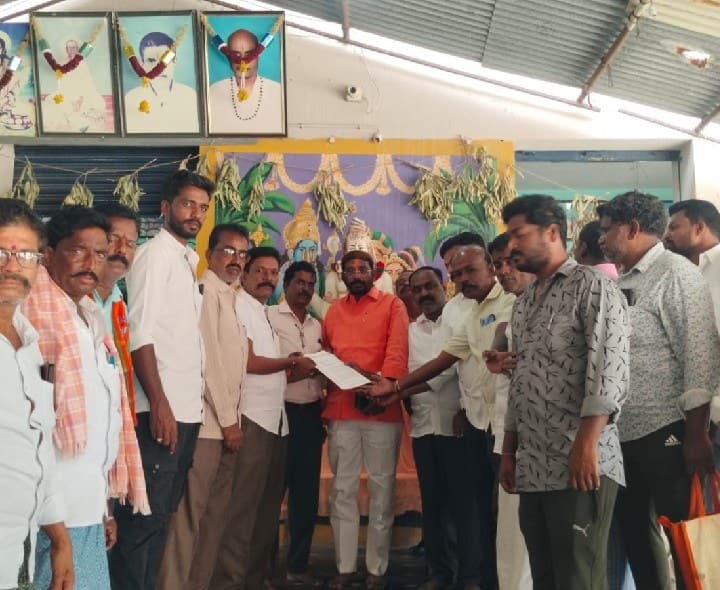 అర్హులైన చేనేత కార్మికులకు నేతన్న సేవా పథకం వర్తింపజేయాలి - Udayam