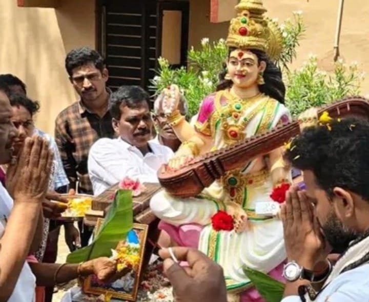 విద్యాలయంలో సరస్వతీ మాత విగ్రహావిష్కరణ - Udayam