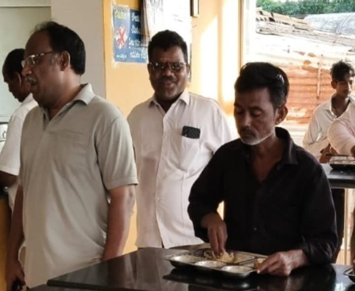 అన్నా క్యాంటీన్లో ఆహార నాణ్యత పై ఆరా - Udayam