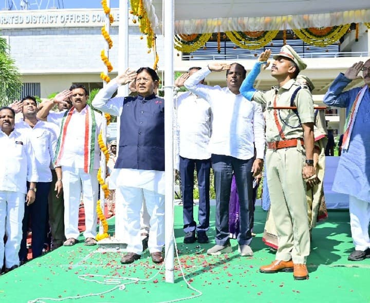 నిజామాబాద్లో ఘనంగా ప్రజా పాలన దినోత్సవం - Udayam