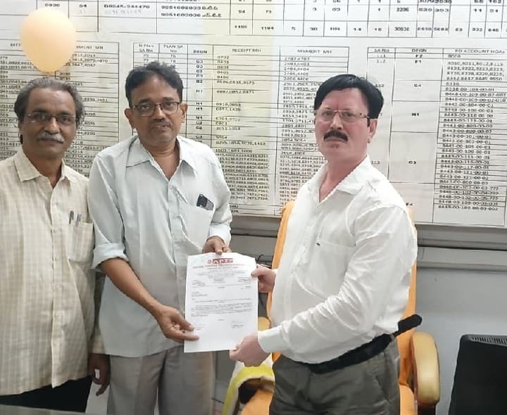 పెన్షన్ జాప్యం పై స్పందించిన ట్రెజరీ అధికారి - Udayam