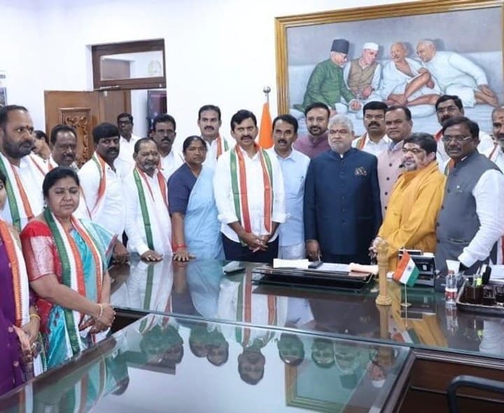 స్పీకర్ కు సంఘీభావం తెలిపిన మంత్రులు, ఎమ్మెల్యేలు - Udayam