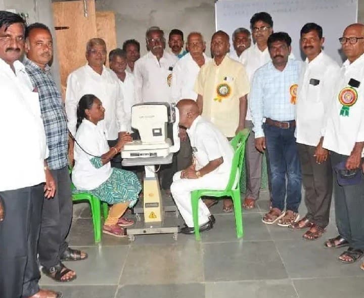 బుద్దారంలో 150 మందికి కంటి పరీక్షలు - Udayam