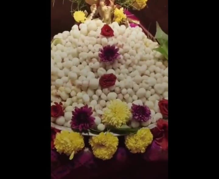 108 ఉండ్రాళ్లతో లక్ష్మీ గణపతికి మోదకార్చన - Udayam