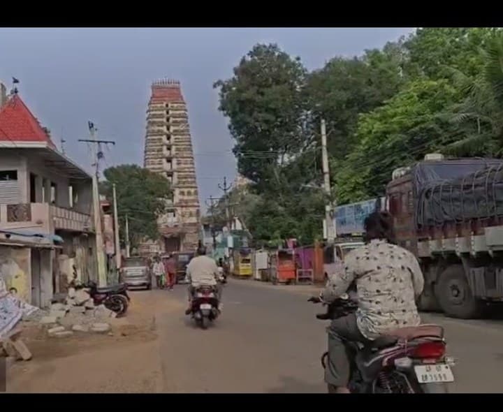 తూర్పు గాలిగోపురం తాత్కాలికంగా మూసివేత - Udayam